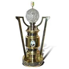 Футбольный кубок из хрусталя
